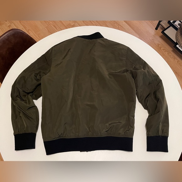 Levi’s olive green bomber jacket - Picture 2 of 3